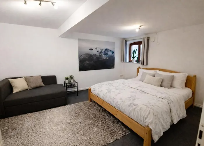 Zentrale - Direkt Am Und In Schlossnaehe * Schwerin (Mecklenburg-Vorpommern)